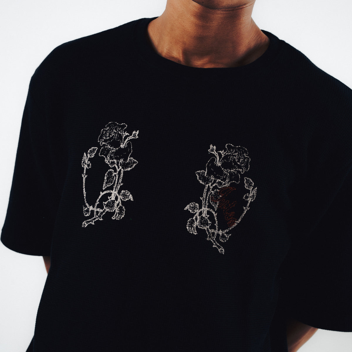 GATE WAFFLE TEE BLACK