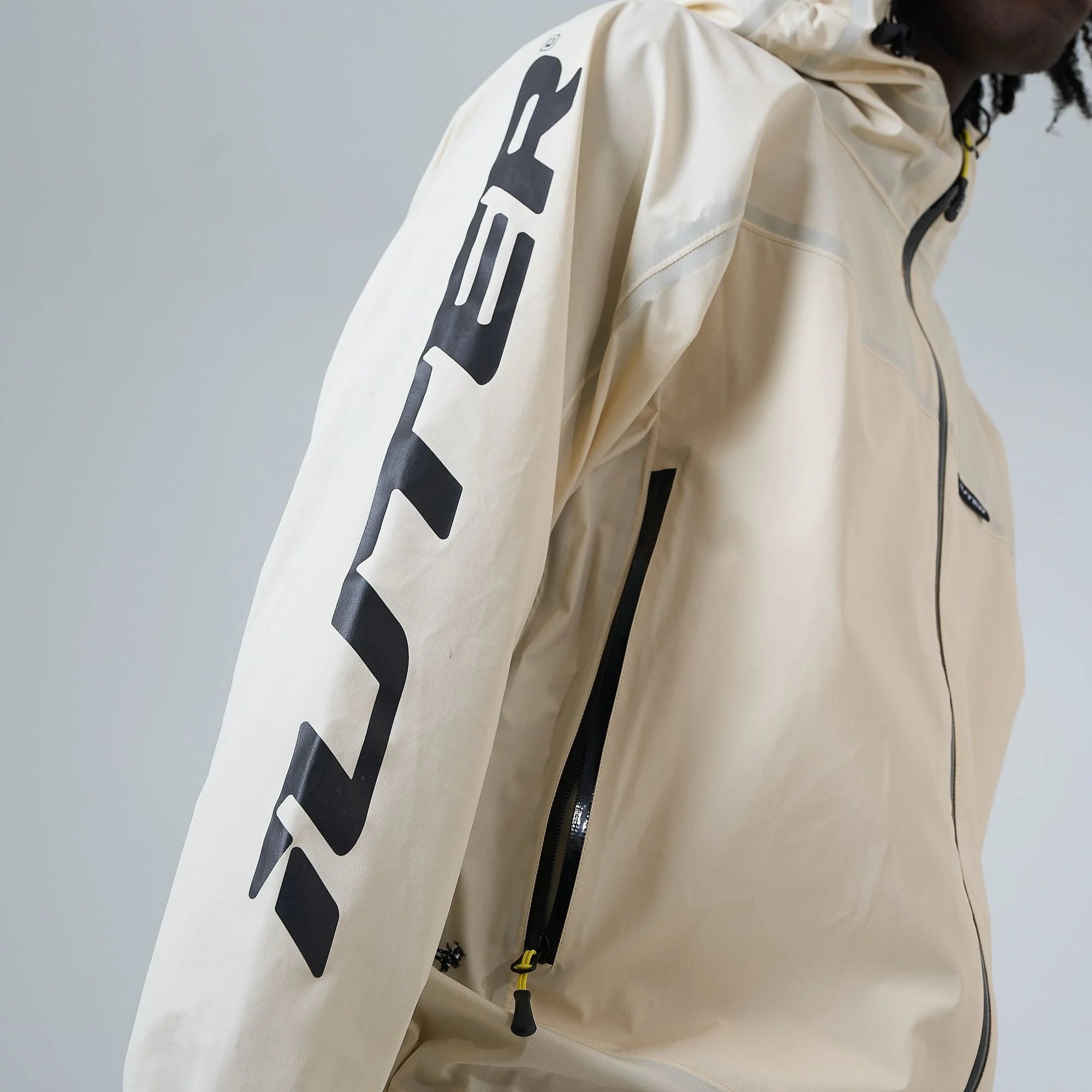 ARMOR TAPED JACKET CREAM