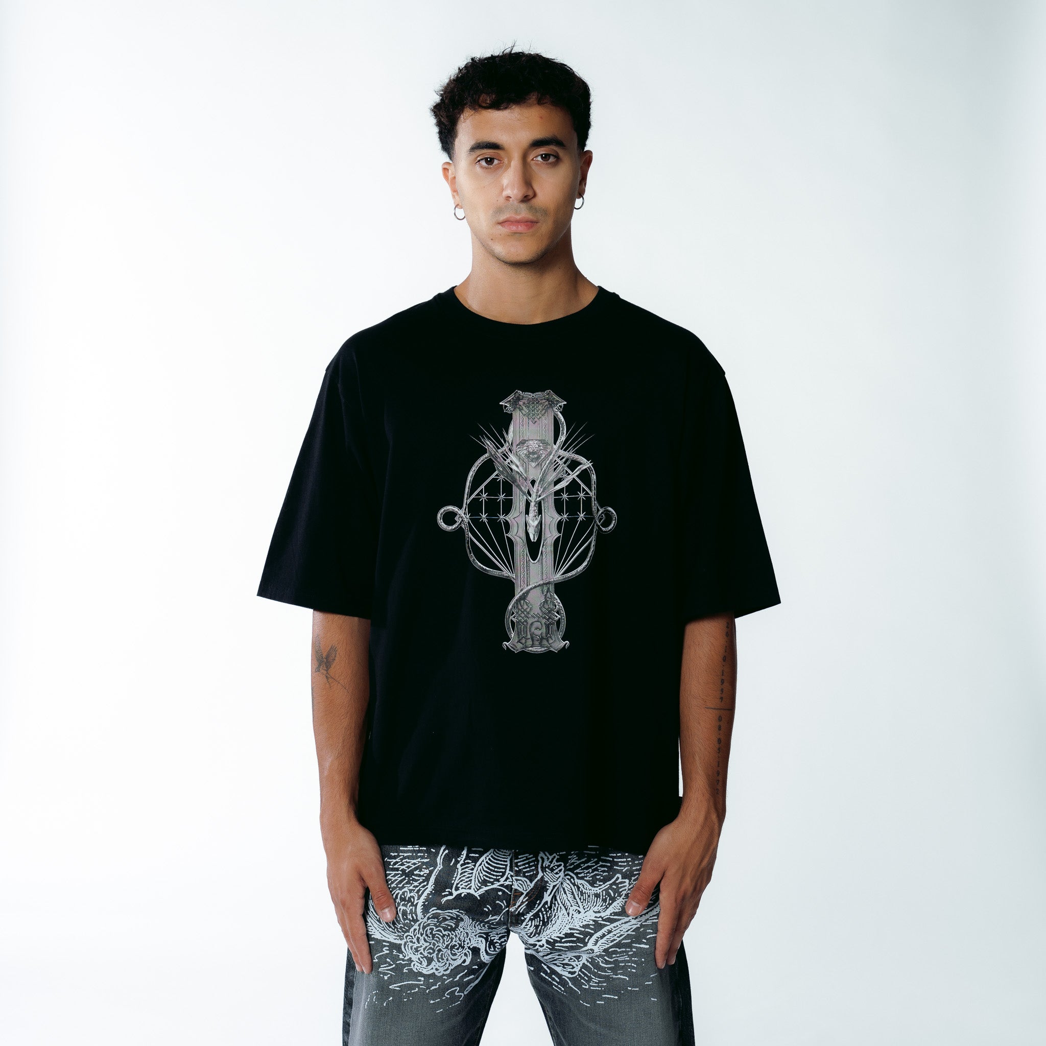 MONUMENTAL TEE BLACK
