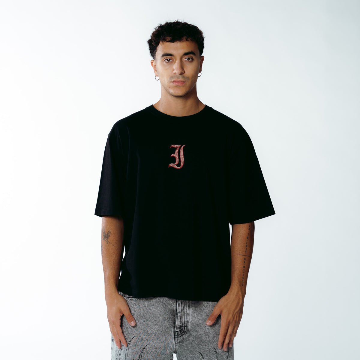 CHARM TEE BLACK