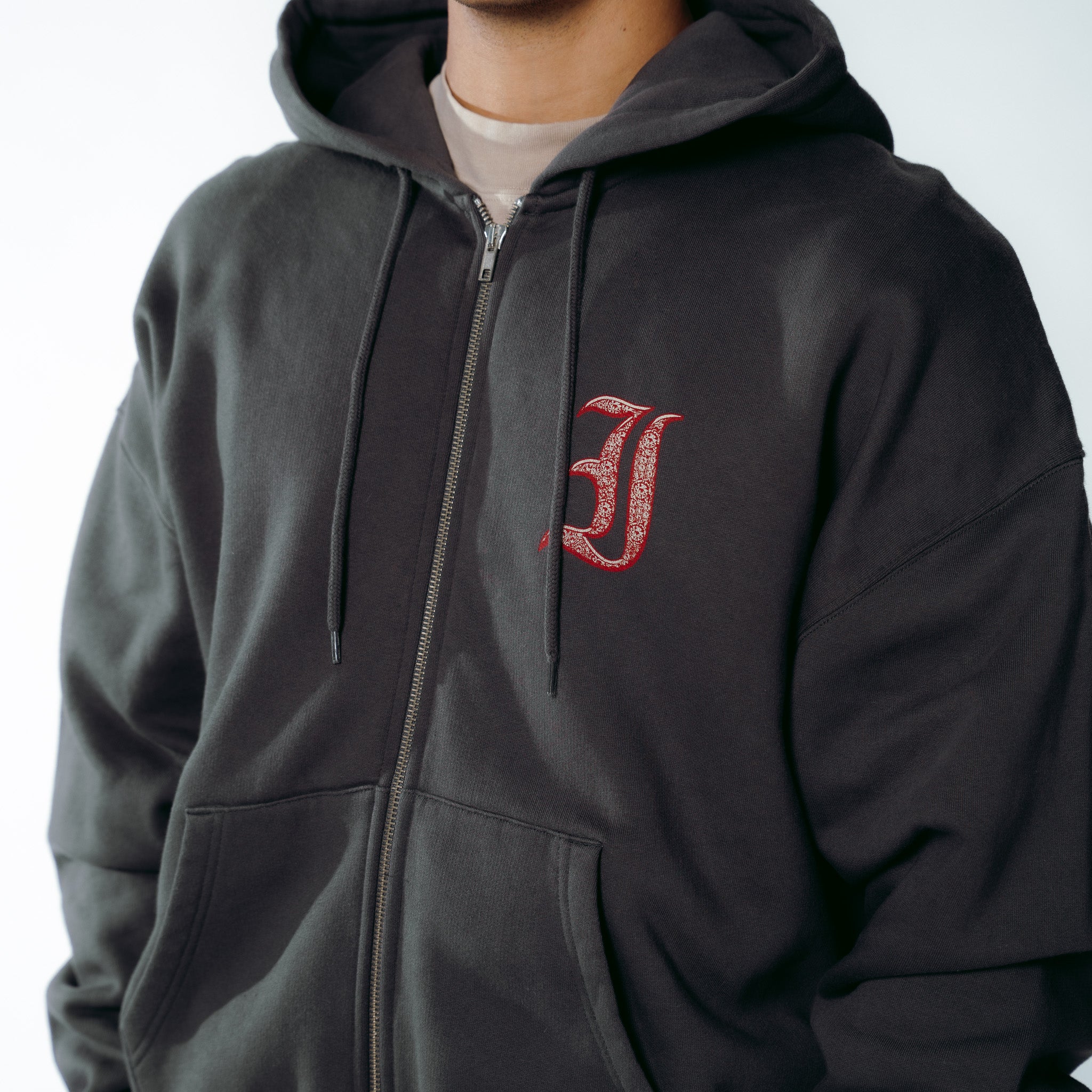 CHARM ZIP HOODIE ASPHALT
